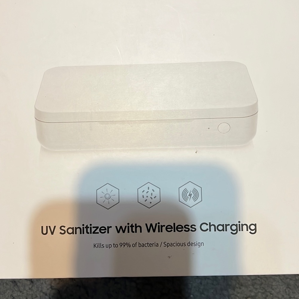 UV sanitizer with Wireless Charging